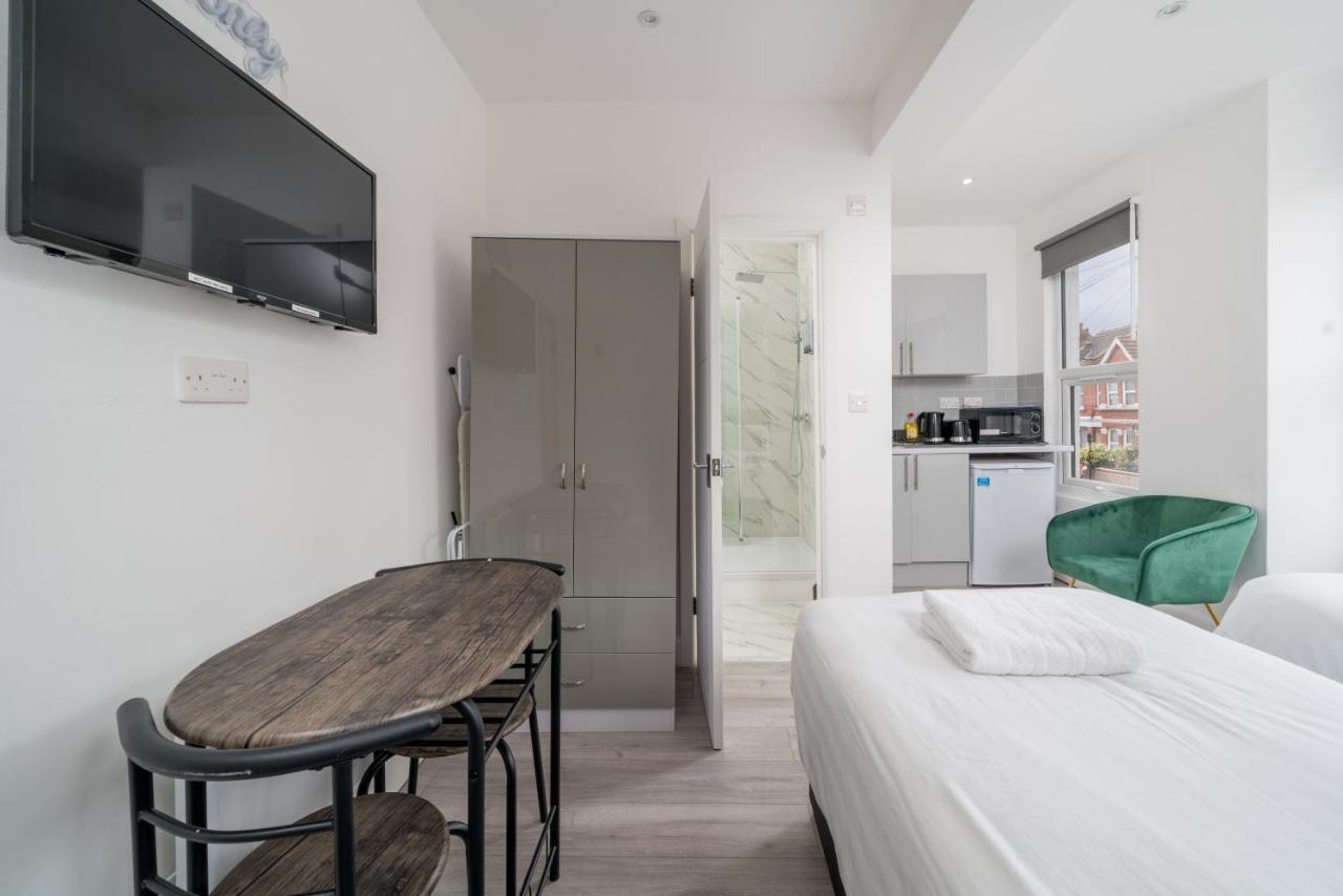 London Selwyn Road Studios Екстер'єр фото